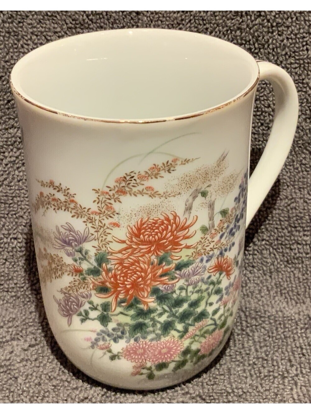 Shibata Japan Porcelian Japanese 8oz. Mug with Gilt Design